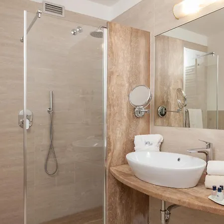 Savoy Palace - Tonellihotels 4*