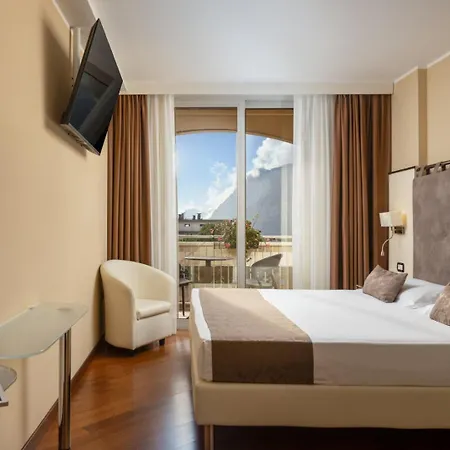 Savoy Palace - Tonellihotels