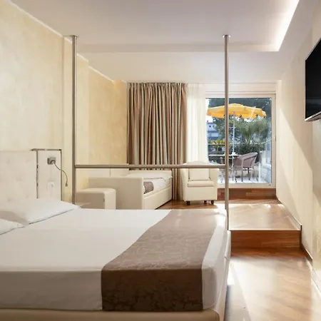 Hotel Savoy Palace - Tonellihotels 4*